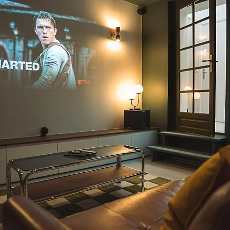 Mini Loft Buttes Chaumont Paris