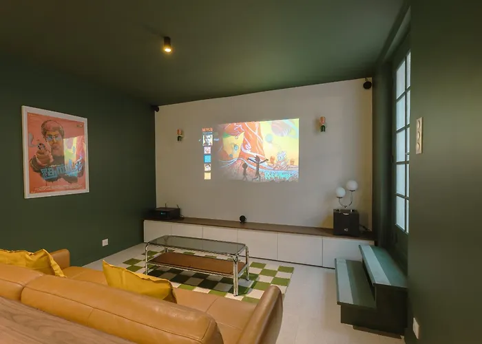 Mini Loft Buttes Chaumont * Parijs